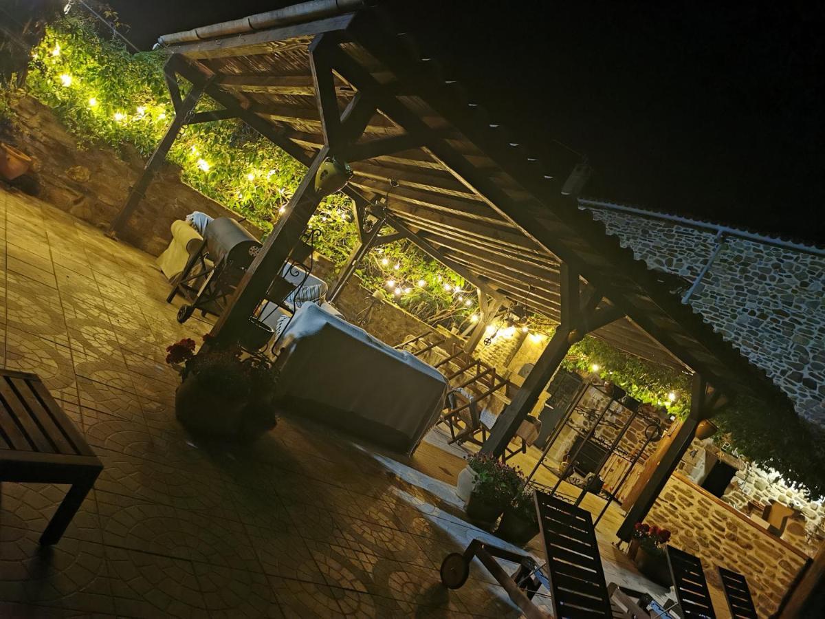 Mes Maisons Gardoises, Two Gites Sleeping 13 With Two Private Pools, Kids Room, Laundry, Disco, Free Wifi, Linen And Dog'S Are Welcome Gagnières Exteriér fotografie