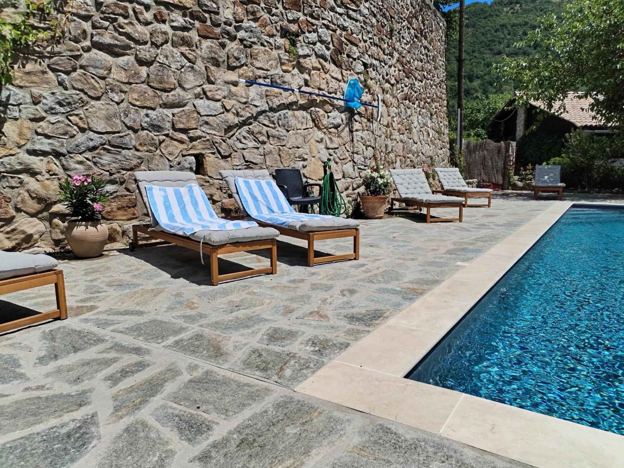 Mes Maisons Gardoises, Two Gites Sleeping 13 With Two Private Pools, Kids Room, Laundry, Disco, Free Wifi, Linen And Dog'S Are Welcome Gagnières Exteriér fotografie